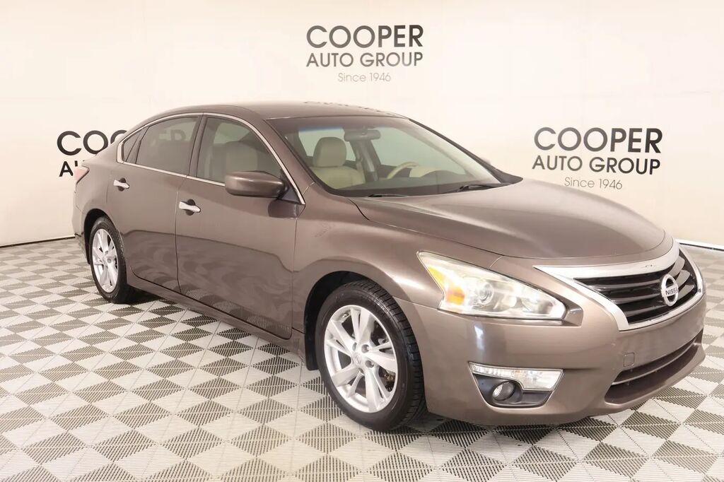 2015 Nissan Altima 2.5 SV — photo 1 of 19