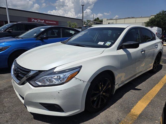 2017 Nissan Altima 2.5 SR — photo 1 of 19