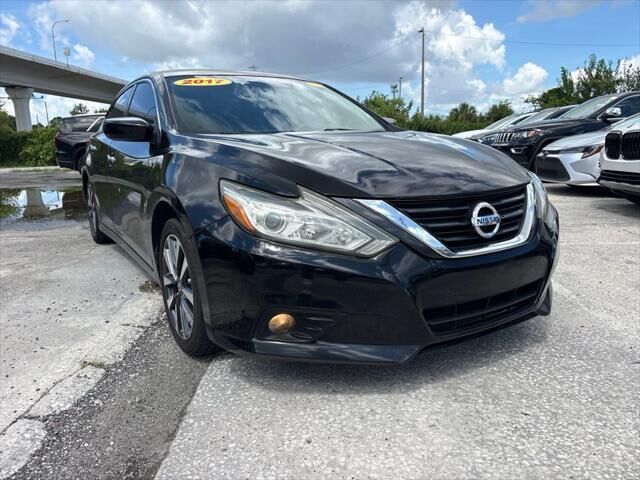 2017 Nissan Altima 2.5 SV — photo 1 of 13