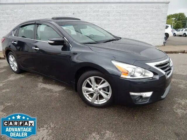 2013 Nissan Altima 2.5 SV — photo 1 of 13