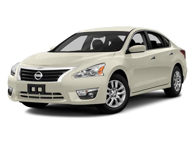 2014 Nissan Altima 2.5 S — photo 1 of 13