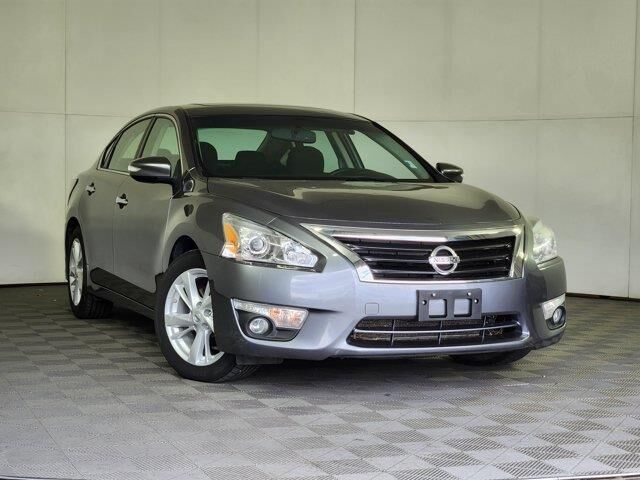2015 Nissan Altima 2.5 SV — photo 1 of 26