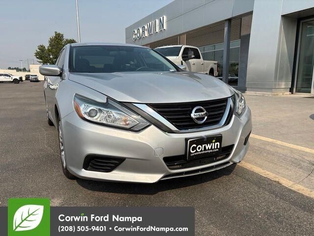 2016 Nissan Altima 2.5 S — photo 1 of 39