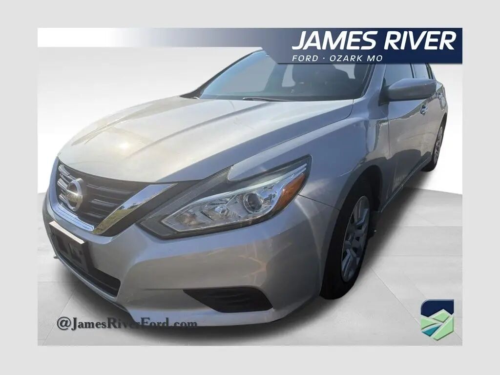 2017 Nissan Altima 2.5 — photo 1 of 39