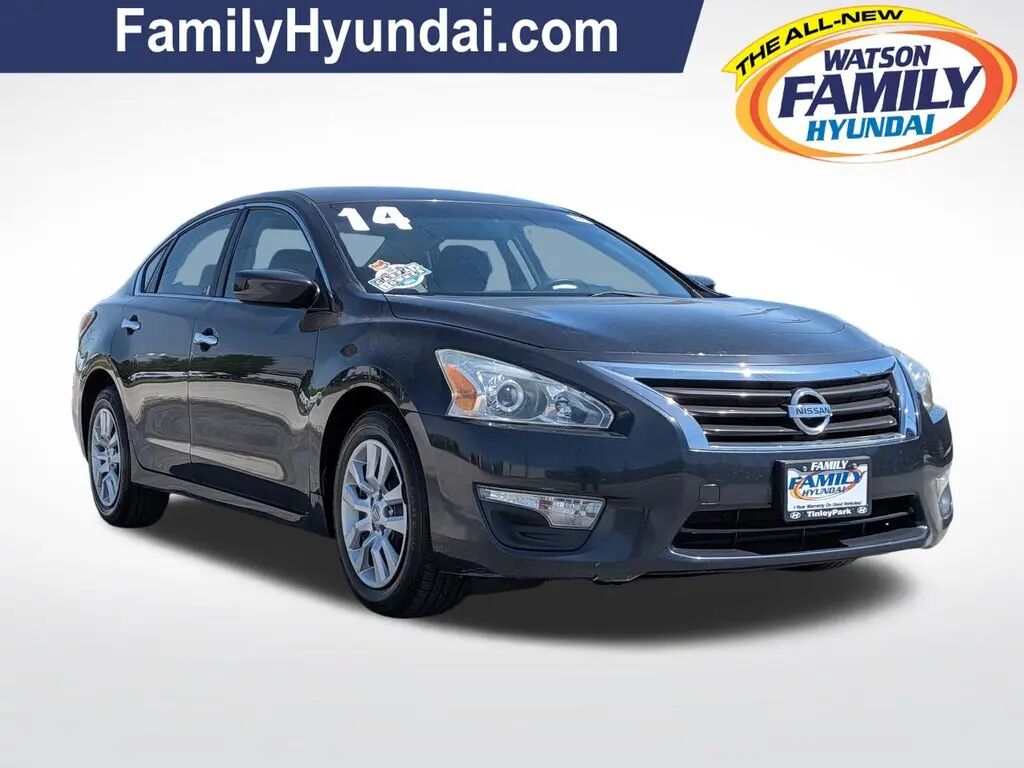 2014 Nissan Altima 2.5 SV — photo 1 of 13