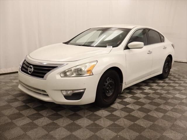 2015 Nissan Altima 2.5 S — photo 1 of 19