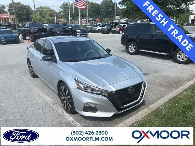 2021 Nissan Altima 2.0 SR — photo 1 of 13