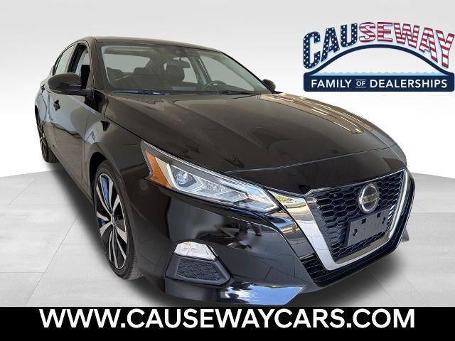 2022 Nissan Altima 2.0 SR — photo 1 of 13