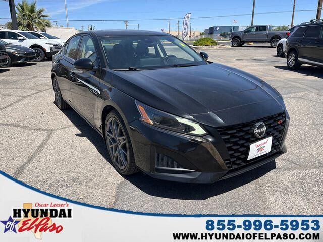2023 Nissan Altima 2.0 SR — photo 1 of 26