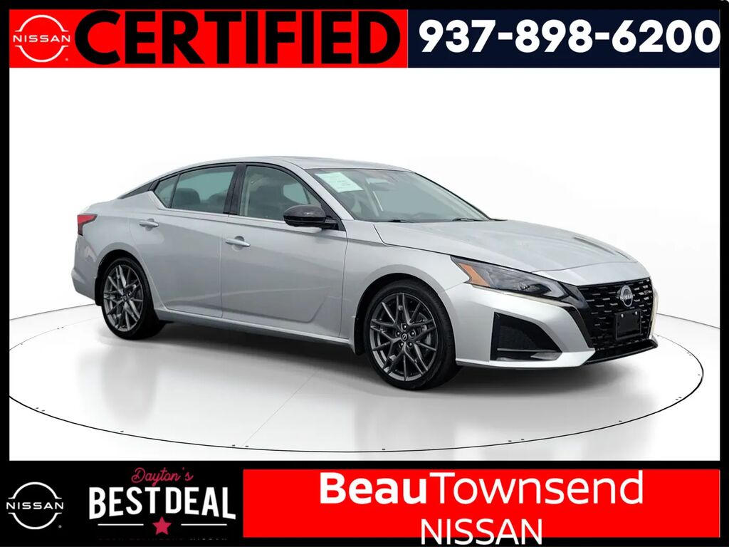 2023 Nissan Altima 2.0 SR — photo 1 of 13