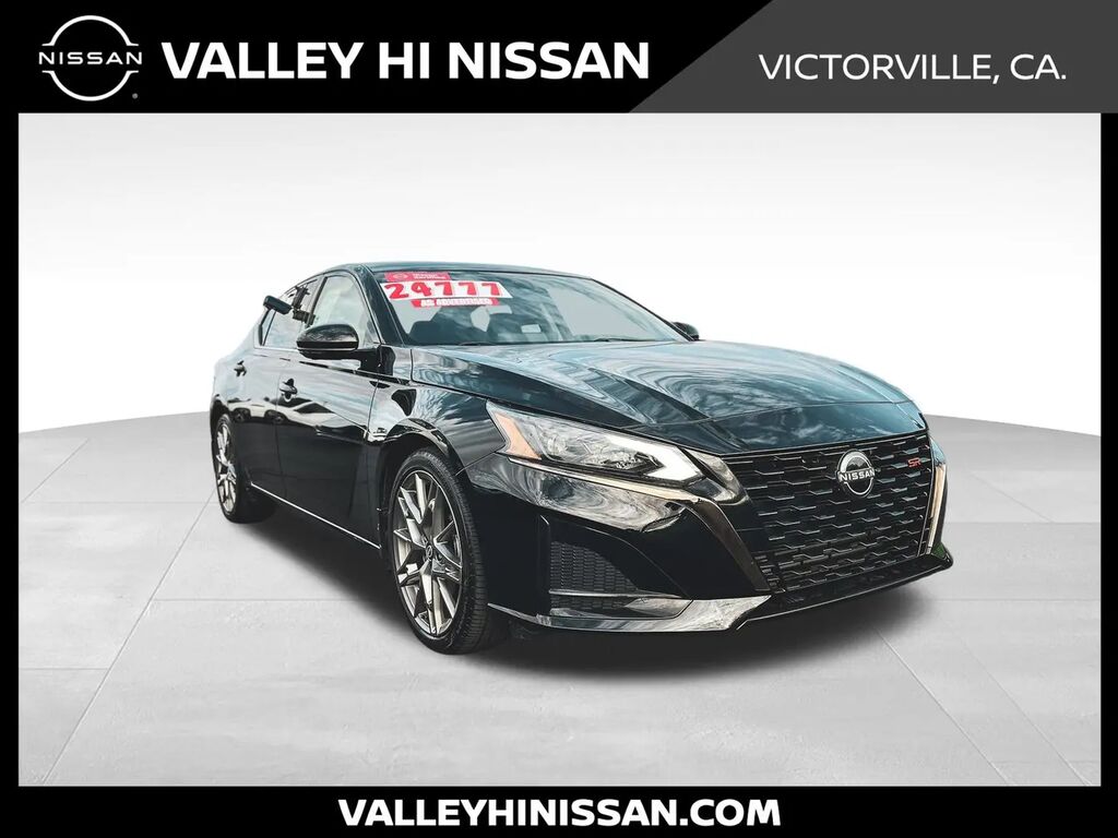 2024 Nissan Altima 2.0 SR — photo 1 of 13