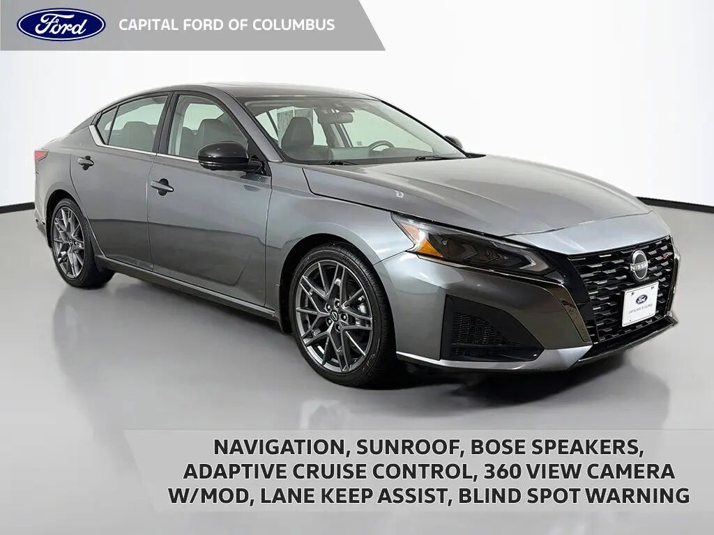 2023 Nissan Altima 2.0 SR — photo 1 of 12