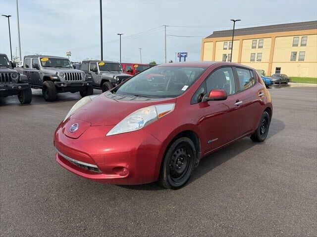 2014 Nissan LEAF S — photo 1 of 39