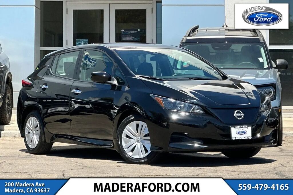 2024 Nissan LEAF S — photo 1 of 13
