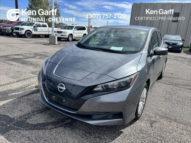 2025 Nissan LEAF S