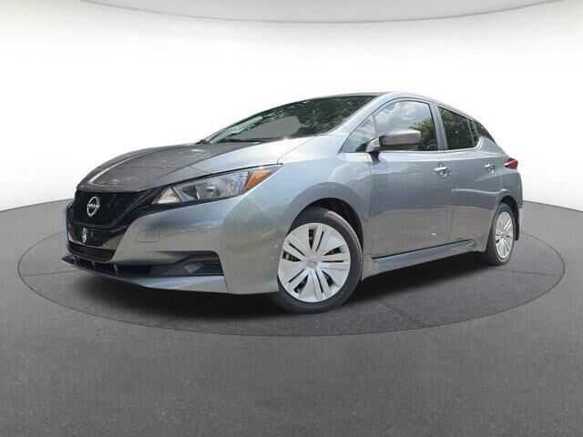 2023 Nissan LEAF S — photo 1 of 13