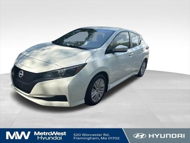 2023 Nissan LEAF S — photo 1 of 26