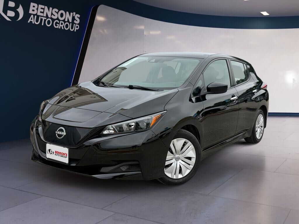 2023 Nissan LEAF S — photo 1 of 13