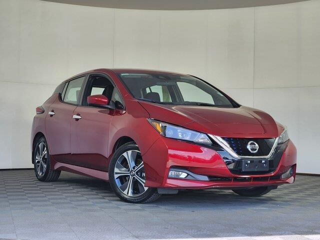 2022 Nissan LEAF SV — photo 1 of 14