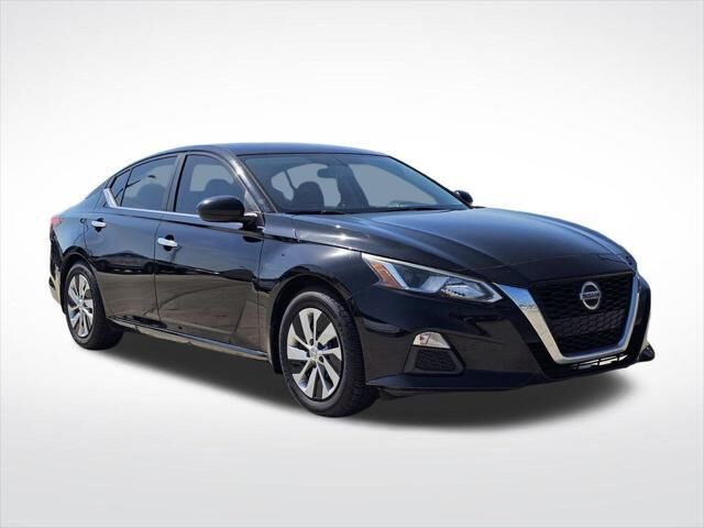 2019 Nissan Altima 2.5 S — photo 1 of 13