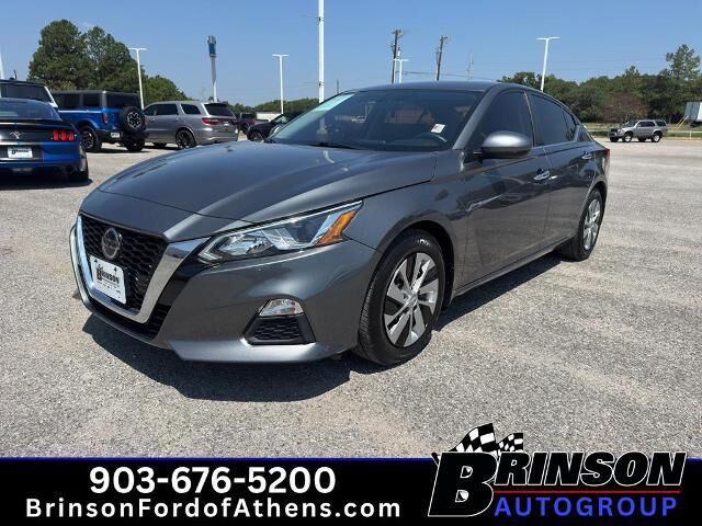 2020 Nissan Altima 2.5 S — photo 1 of 13