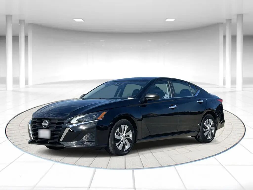 2025 Nissan Altima 2.5 S — photo 1 of 13