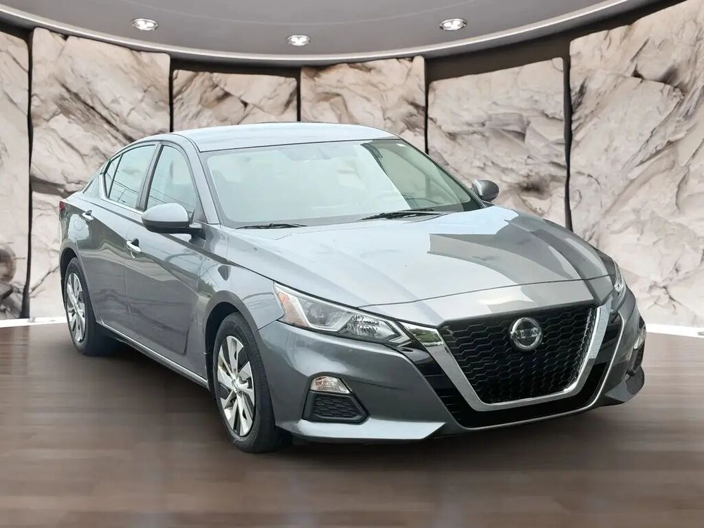 2019 Nissan Altima 2.5 S — photo 1 of 13