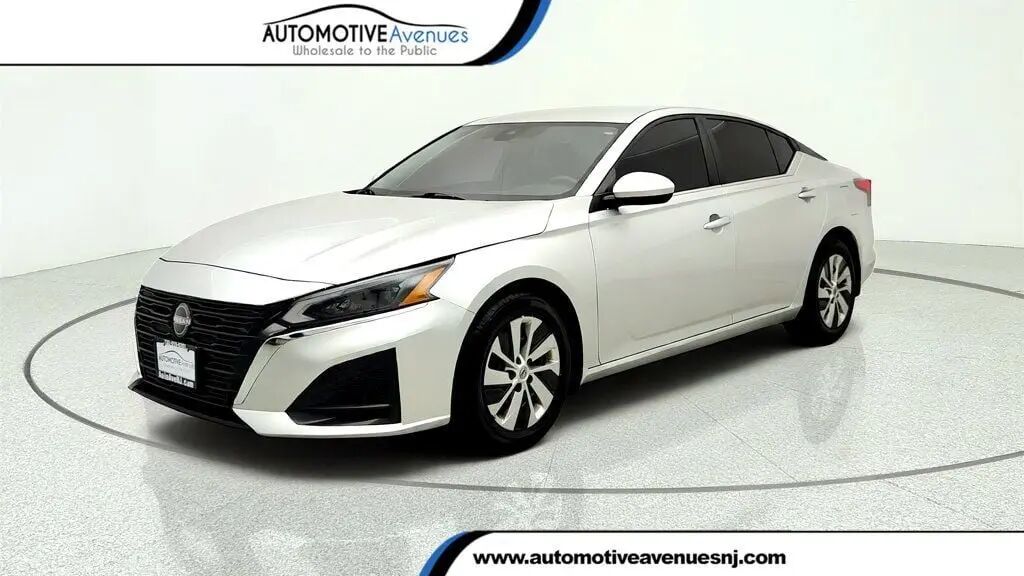 2023 Nissan Altima 2.5 S — photo 1 of 1