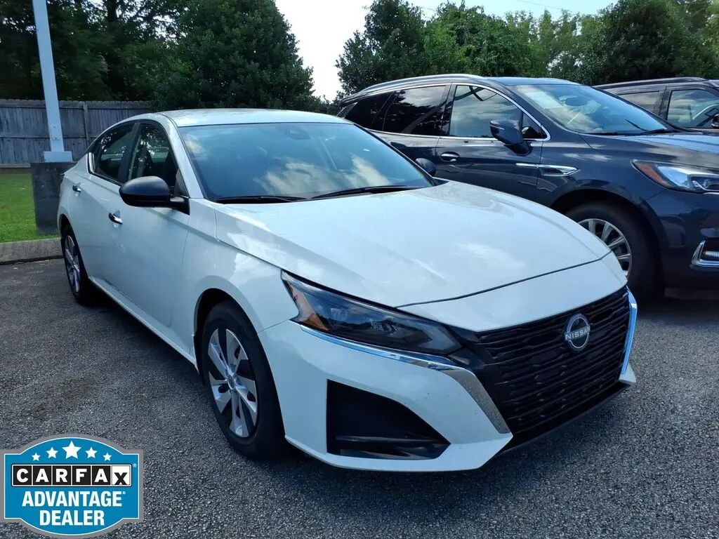 2025 Nissan Altima 2.5 S — photo 1 of 40