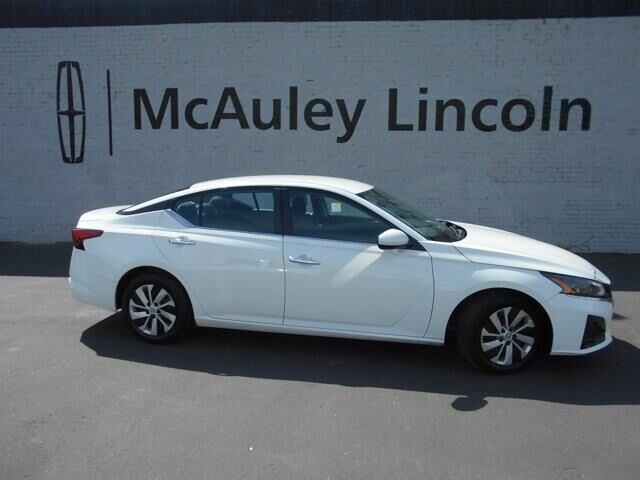 2023 Nissan Altima 2.5 S — photo 1 of 26