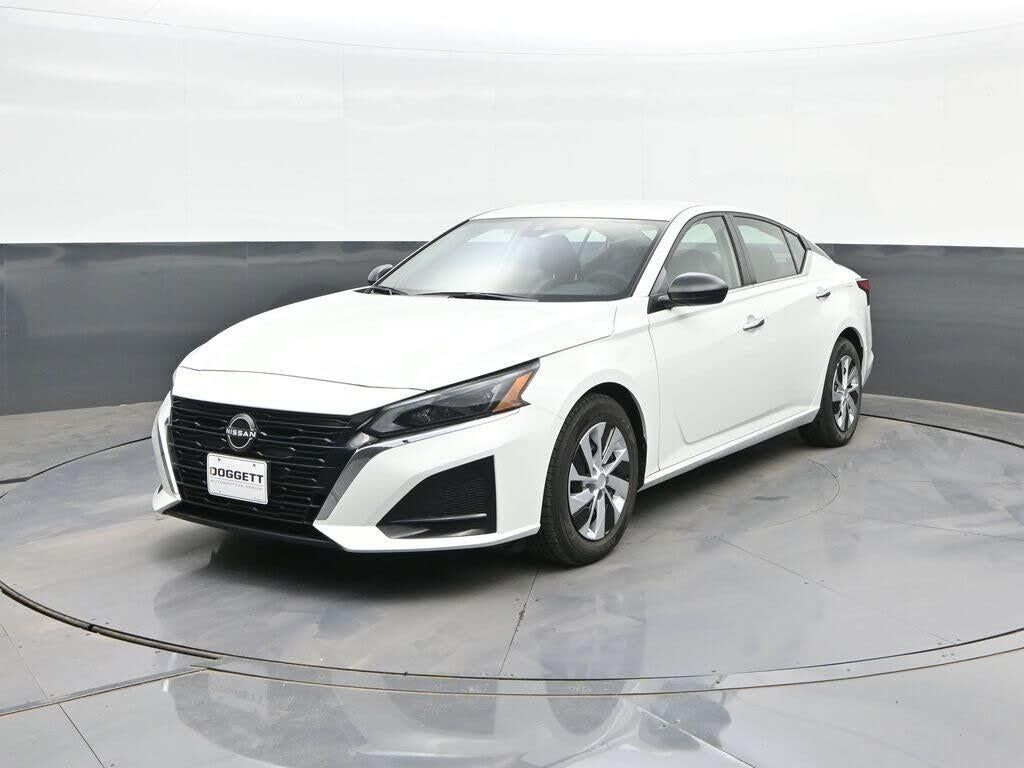 2024 Nissan Altima 2.5 S — photo 1 of 1