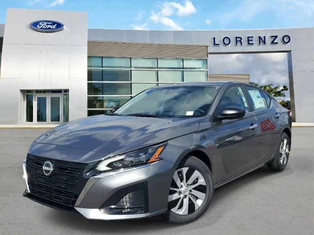 2025 Nissan Altima 2.5 S — photo 1 of 13