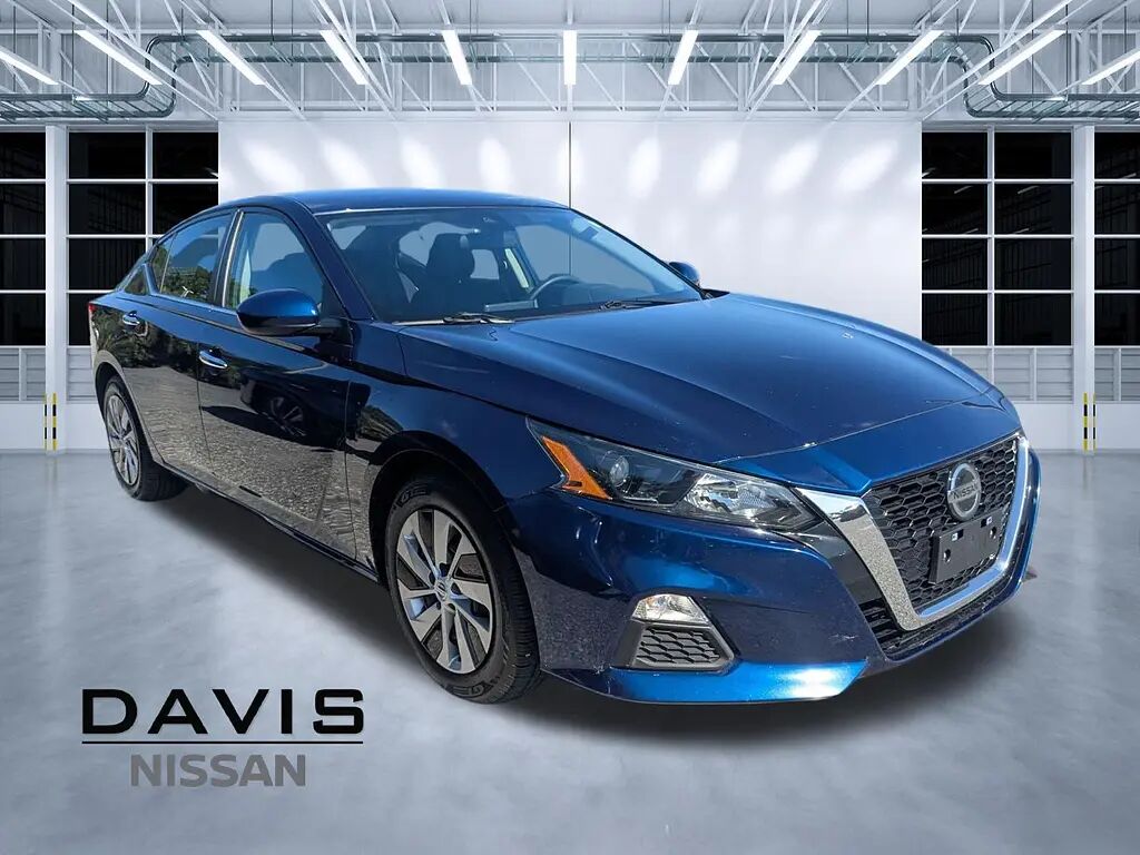 2022 Nissan Altima 2.5 S — photo 1 of 3