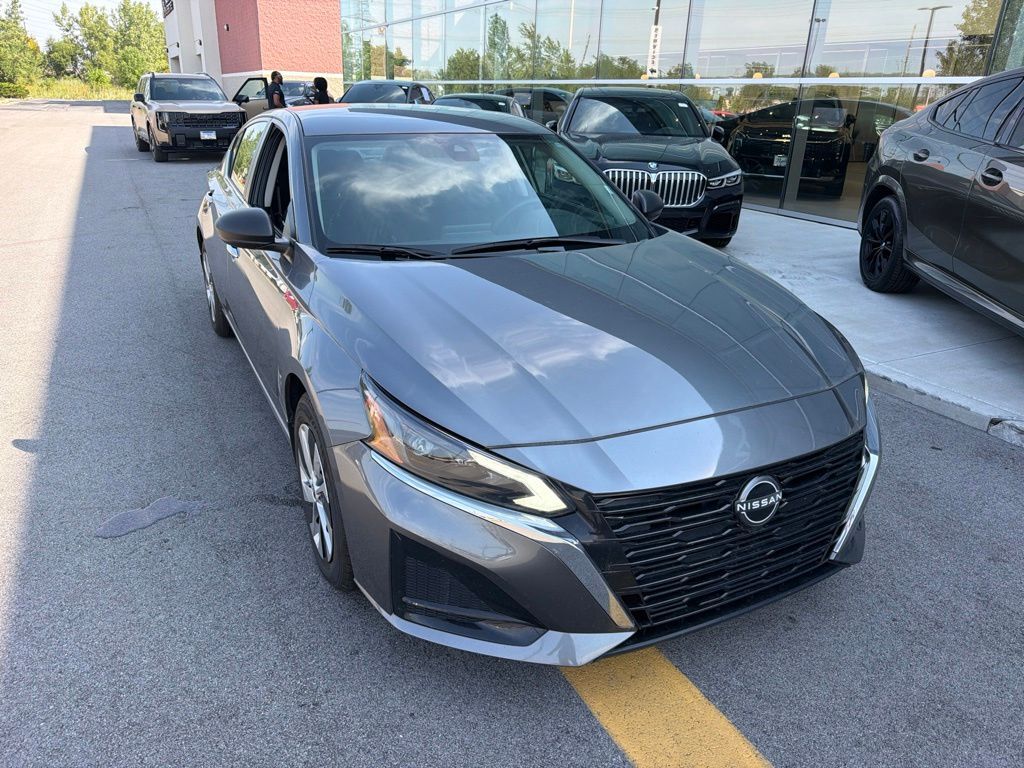 2024 Nissan Altima 2.5 S — photo 1 of 8
