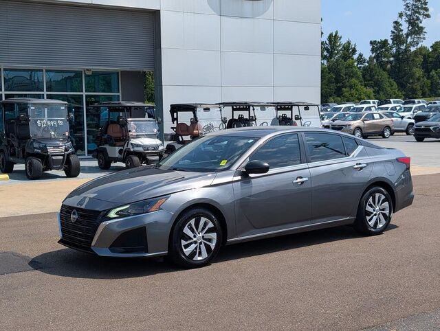 2025 Nissan Altima 2.5 S — photo 1 of 1