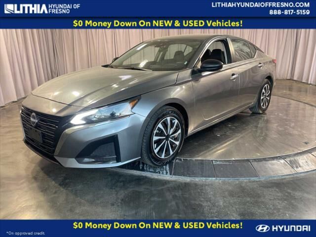 2024 Nissan Altima 2.5 S — photo 1 of 13
