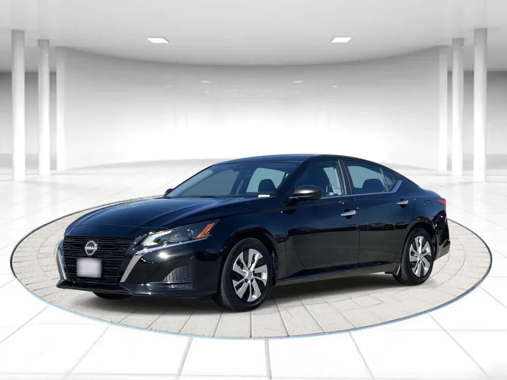 2025 Nissan Altima 2.5 S — photo 1 of 13