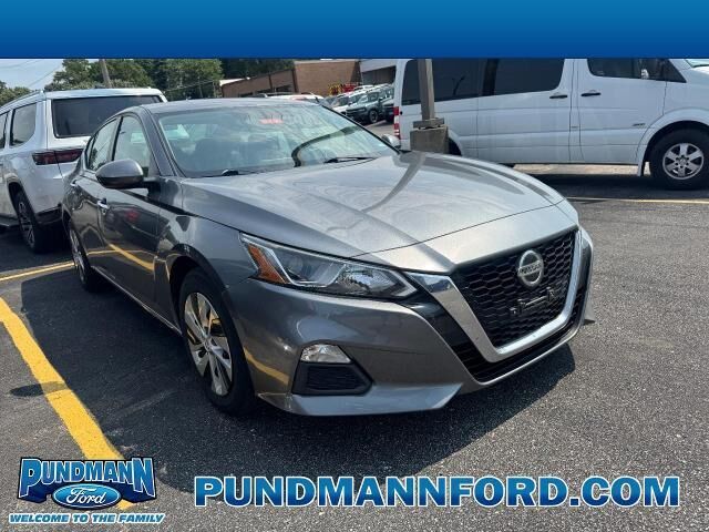 2019 Nissan Altima 2.5 S — photo 1 of 13