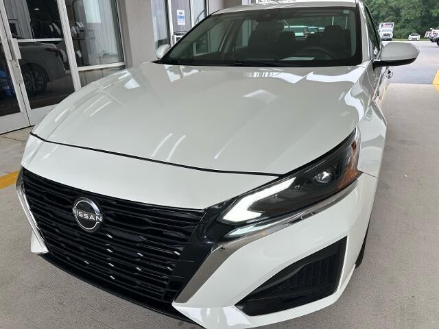 2023 Nissan Altima 2.5 S — photo 1 of 25