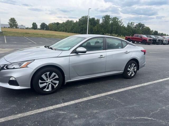 2019 Nissan Altima 2.5 S — photo 1 of 13