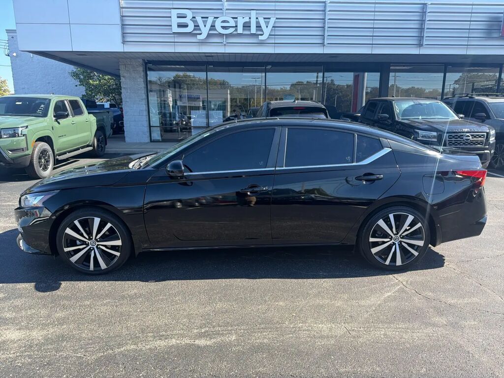 2021 Nissan Altima 2.5 SR — photo 1 of 13