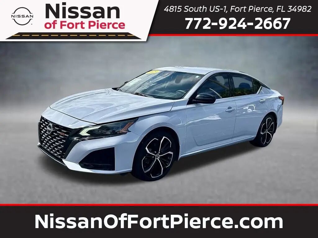 2023 Nissan Altima 2.5 SR — photo 1 of 13