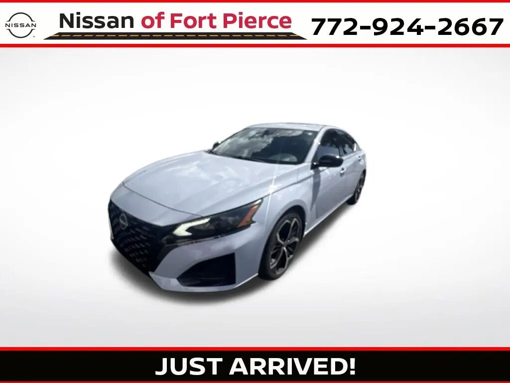 2023 Nissan Altima 2.5 SR — photo 1 of 13