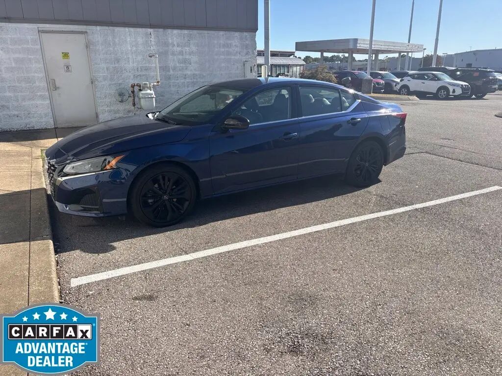 2023 Nissan Altima 2.5 SR — photo 1 of 13