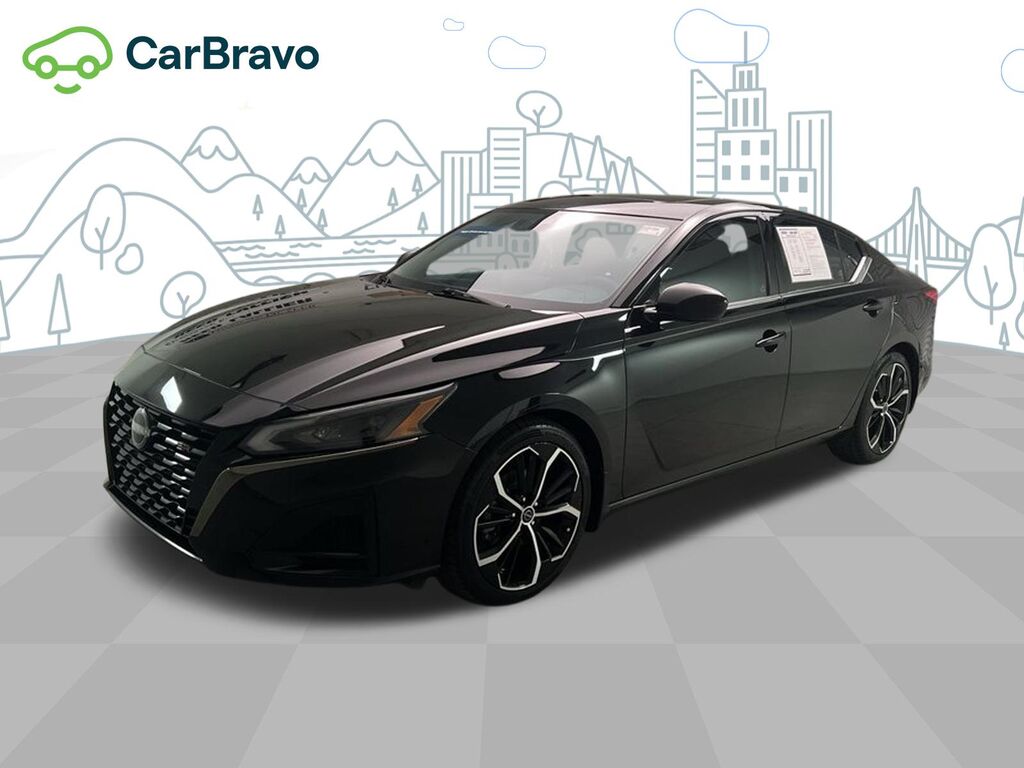 2023 Nissan Altima SR FWD — photo 1 of 7