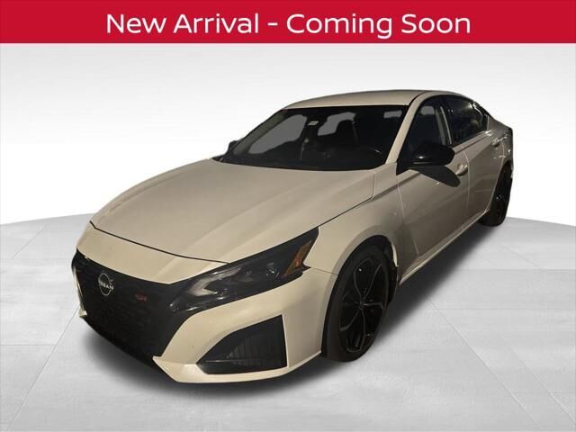 2023 Nissan Altima 2.5 SR — photo 1 of 5