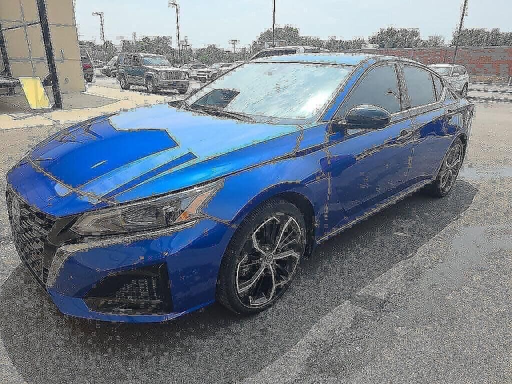 2025 Nissan Altima 2.5 SR — photo 1 of 14