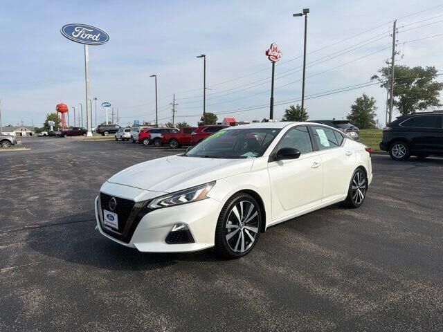2022 Nissan Altima 2.5 SR — photo 1 of 39