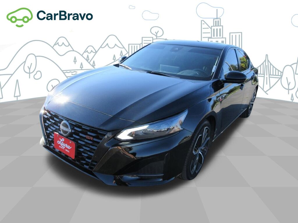 2023 Nissan Altima SR FWD — photo 1 of 7