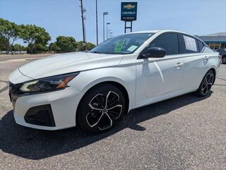 2023 Nissan Altima 2.5 SR — photo 1 of 26